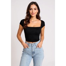 No 35 Concept Kadın Siyah Kare Yaka Yarım Kol Göğüs Dekolteli Crop Top Bluz – Şık, Rahat ve Kolay Kombinlenebilir