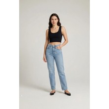 No 35 Concept Kadın Siyah Kare Yaka Crop Top Bluz – Şık, Rahat ve Kolay Kombinlenebilir