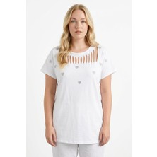 Stil Diva Önü Kesikli Kalp Desenli T-Shirt