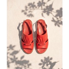 Futsi Shoes Opal Kırmızı Hakiki Deri Bilekten Tokalı Drapeli Kadın Sandalet