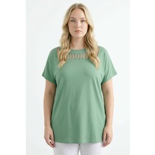Stil Diva Önü Kesikli T-Shirt