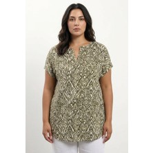 Stil Diva Yaka Detaylı Kısa Kollu T-Shirt