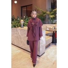 İmaj Butik Mürdüm Pelerin Tokalı Üçlü Pantolonlu Takım