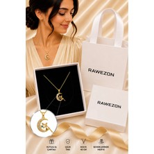 Rawezon Kutulu Çantalı Gold Renk Çelik Hilal Ay Melek Figürlü Kolye - Kadına Sevgiliye Doğum Günü Hediyesi