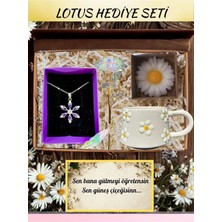 Perry Accessories Kararmaz Çelik Lotus Kolye ,papatya Mum ,sonsuzluk Gülü ve Papatya Kupa Sevgililer Günü Hediye Seti