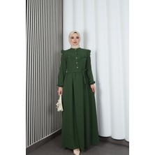 Omzu ve Önü Fırfırlı Kuşaklı Ayrobin Tesettür Elbise Haki   HNT7345