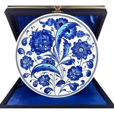 Çini Evi Iznik Çini Tabak  Mavi Lotus ve Saz Yaprağı Desenli 18 cm