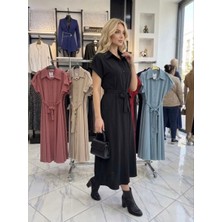 M&Ç Boutique Kadın Siyah Gömlek Yaka Boydan Düğmeli Kuşaklı Midi Elbise