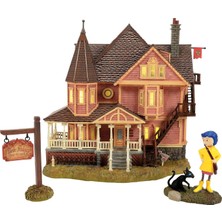 Nacario Department 56 Fright Avenue Village Coraline The Pink Palace Apartments Aydınlatmalı Bina ve Heykelcik Seti, 20 Cm, Çok Renkli