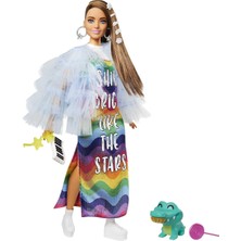 Nacario Barbie Extra Renkli Elbiseli Bebek ve Hayvan Arkadaşı Timsah, Fırfırlı Mavi Paltosu, Aksesuarları ve Bükülebilen Eklemleri Ile, 3 Yaş ve Üzeri GYJ78