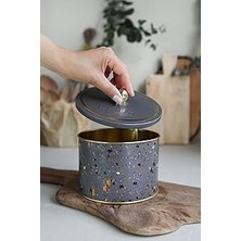 Nacario Evle-Metal Çok Amaçlı Dokulu Saklama Kabı, Dekoratif Saklama Kutusu 14 Cm, Terrazo (Terrazzo Brown)