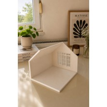 Tiny Cozy Pencere Detaylı Dekoratif Mini Ev Maketi – Masaüstü Raf Süsü