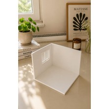 Tiny Cozy Pencere Detaylı Dekoratif Mini Ev Maketi – Masaüstü Raf Süsü