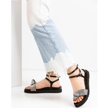  Golden Heel Bilekten Bağlamalı Dolgu Tabanlı  Siyah Sandalet