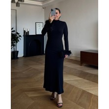 Aisha Elbise Kadın Uzun Kollu Balıkçı Yaka Kol Ağzı Tüy Detaylı Uzun Krep Elbise