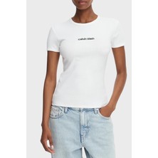 Calvin Klein Pamuklu Logolu Slim Fit Bisiklet Yaka T Shirt LV047G816GYAF Bayan T Shirt LV047G816G Yaf