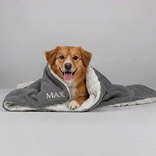 Solvéra Isme Özel Kuzu Tüyü Polar Battaniye ile Sıcacık Uyku Ortamı Kedi ve Köpek Yatağı
