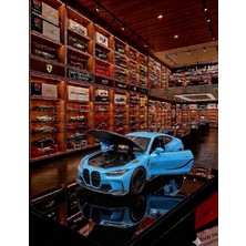 Oyuncak Sahili Bmw M4 Cs Yeni Ön Bakış Özel Diecast Orjinal 15CM Metal Araba Koleksiyon Kapıları Kaputu Açılır M4 1:32 Ölçek Demir