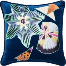 Alpaq Studio Aplik Detaylı Saks Mavisi Kare Kadife Kırlent 45 x 45 cm