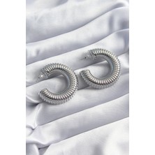 Pirinç Gümüş Renk Işleme Halka Model Kadın Küpe 5886 - 3486-5502