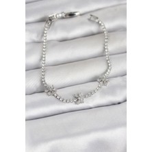Pirinç Gümüş Renk Çiçek Model Zirkon Taşlı Su Yolu Kadın Bileklik