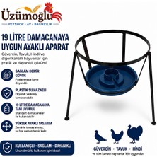 Üzümoğlu 19 Litre Damacanaya Uyumlu Ayaklı Demir Suluk Aparatı  Plastik Su Hazneli  Güvercin Tavuk Hindi Suluğu