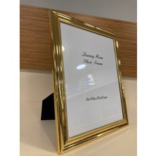 Plus Home Resim Çerçevesi Yeni Düz Model Pirinç Kenarlı Renk Altın Ebat 20X25 cm