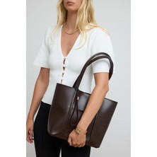 Shule Bags Pebbled Kahve Omuz Çantası Suni Deri Kumaş Tek Bölmeli Ergonomik Tasarım ile Şık Kullanım