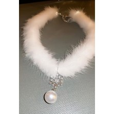 Zurafa Shop Lüks Beyaz Peeluş Kürk Choker Kolye-Inci ve Kar Tanesi Detaylı