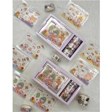 Frefly Store Kawaii Sevimli Kız ve Arkadaşları Lila Kutu Şeffaf 8 Yaprak Yaldızlı Sticker ve 4'lü Washi Bant (4 * 3m) Seti/washi Tape/masking Tape/desenli Bant/etiket/çıkartma