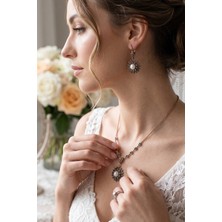 Fayra Accessories Zirkon Taşlı Çiçek Figür Su Yolu Zincirli Inci Kolye ve Küpe