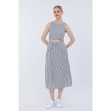 Idyl Kadın Beli Tasarım Detaylı Sıfır Kol Kalp Toka Aksesuarlı Çizgili Midi Boy Elbise