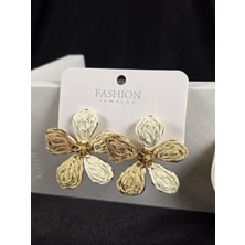 Mia Donna Jewelry Mia Donna Boncuk Işleme 5 Yaprak Çiçek Model Renkli Kadın Yaz Küpesi
