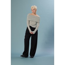 Nisan Triko Çizgili Madonna Yaka Triko Bluz