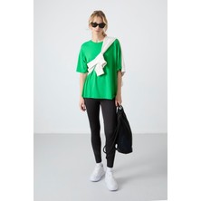 Tommy Life Yeşil Penye Modal Yumuşak Tuşeli Oversize Fit Basic Kadın T-Shirt- 97285