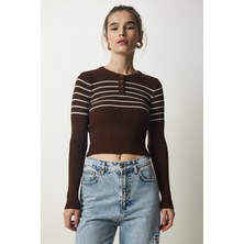 TeknoKapsül Happiness Istanbul Kadın Kahverengi Krem Düğmeli Yaka Fitilli Crop Triko Bluz NF00077