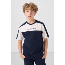 Lacivert Pamuklu Yumuşak Dokulu Oversize Fit Nakışlı Erkek Çocuk T-Shirt - 11290