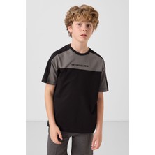 Siyah Pamuklu Yumuşak Dokulu Oversize Fit Nakışlı Erkek Çocuk T-Shirt - 11290