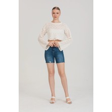 Altunay Atölye Feminen Ajurlu Dokulu Beyaz Crop Bluz | Standart Beden