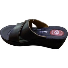 Merkür Kadın Dolgu Topuk Çapraz Bantlı Sade Terlik
