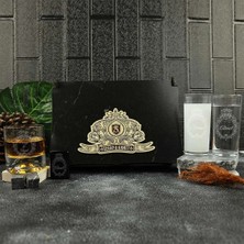Hediyelerin Efendisi Ahşap Kutulu Vintage Tasarımlı Kişiye Özel Rakı, Çakmak ve Taşlı Viski Kadehi Seti