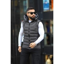 Doxger Kodiak Erkek Slim Kalıp Kapüşonlu Füme Yelek – Su ve Rüzgar Geçirmez, Mikrojel Elyaf Dolgulu, Polyester Astarlı 3 Cepli