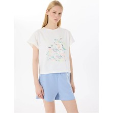 Discovery Expedition D5SL-TST3504 Beyaz Bisiklet Yaka Relaxed Baskılı Kadın T-Shirt