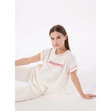 Discovery Expedition D5SL-TST3571 Kırık Beyaz Bisiklet Yaka Relaxed Baskılı Kadın T-Shirt