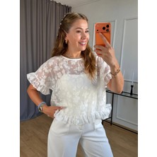 Size Özgü Ekru Fırfır Detay Çiçek Model Bluz