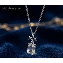 Stainless Steel Gümüş Renk Saydam Baget Taş Yıldız Detaylı Zirkon Taşlı Çelik Kolye