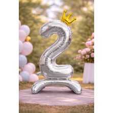 Baloncu Nene 2 Yaş Gümüş Ayaklı Taçlı Folyo Rakam Balon 78 cm Doğum Günü Parti Dekorasyon Süsü