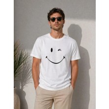 Erkek Minimal Gülümseyen Yüz Baskılı Tişört Kısa Kol Yazlık T-Shirt - Beyaz