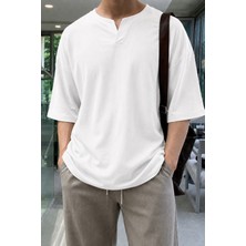 Tarz Cool Erkek Beyaz Oversize %100 Keten V Yaka Kısa Kollu Tişört – Rahat Kalıp Yazlık Keten T-Shirt