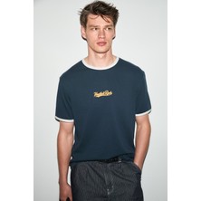 Grimelange Golondro Erkek %100 Organik Pamuklu Kontrast Biyeli Baskı Detaylı Regular Fit Lacivert T-Shirt